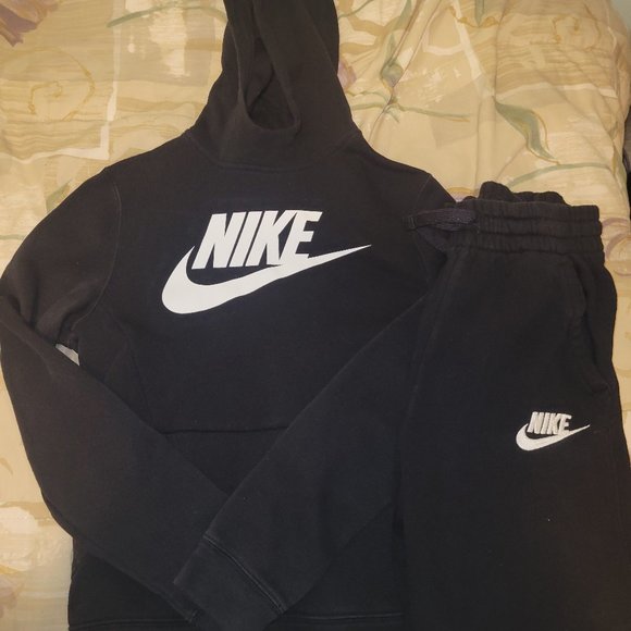Nike tech